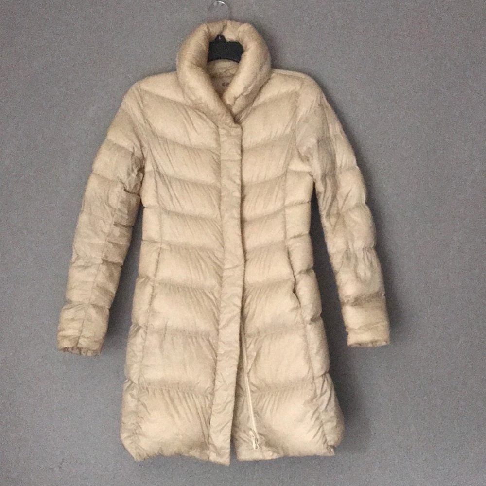 Uniqlo beige down ultra Light Warm Winter Quilted Puffer Jacket Size xs
